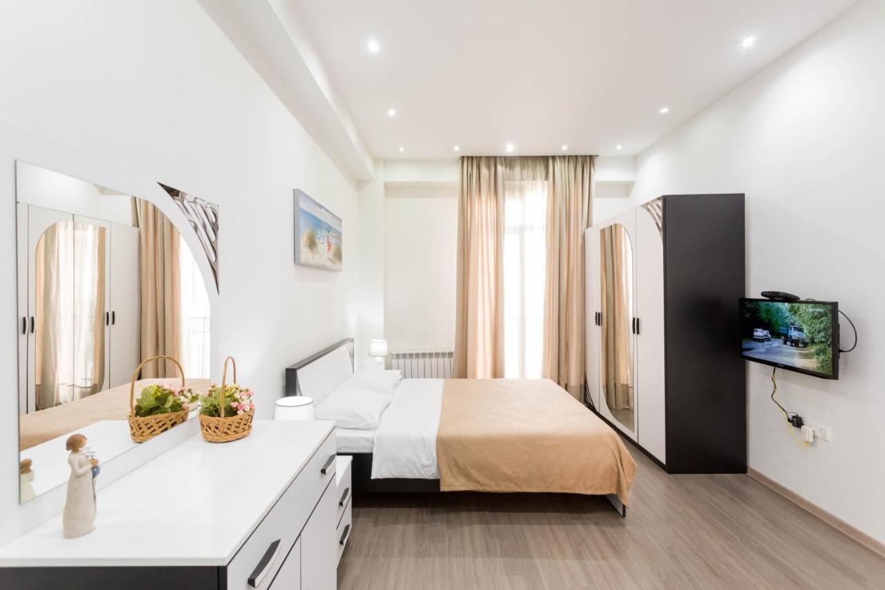 Central Cosy 5Bd-5Bath Apartment Tbiliszi Kültér fotó
